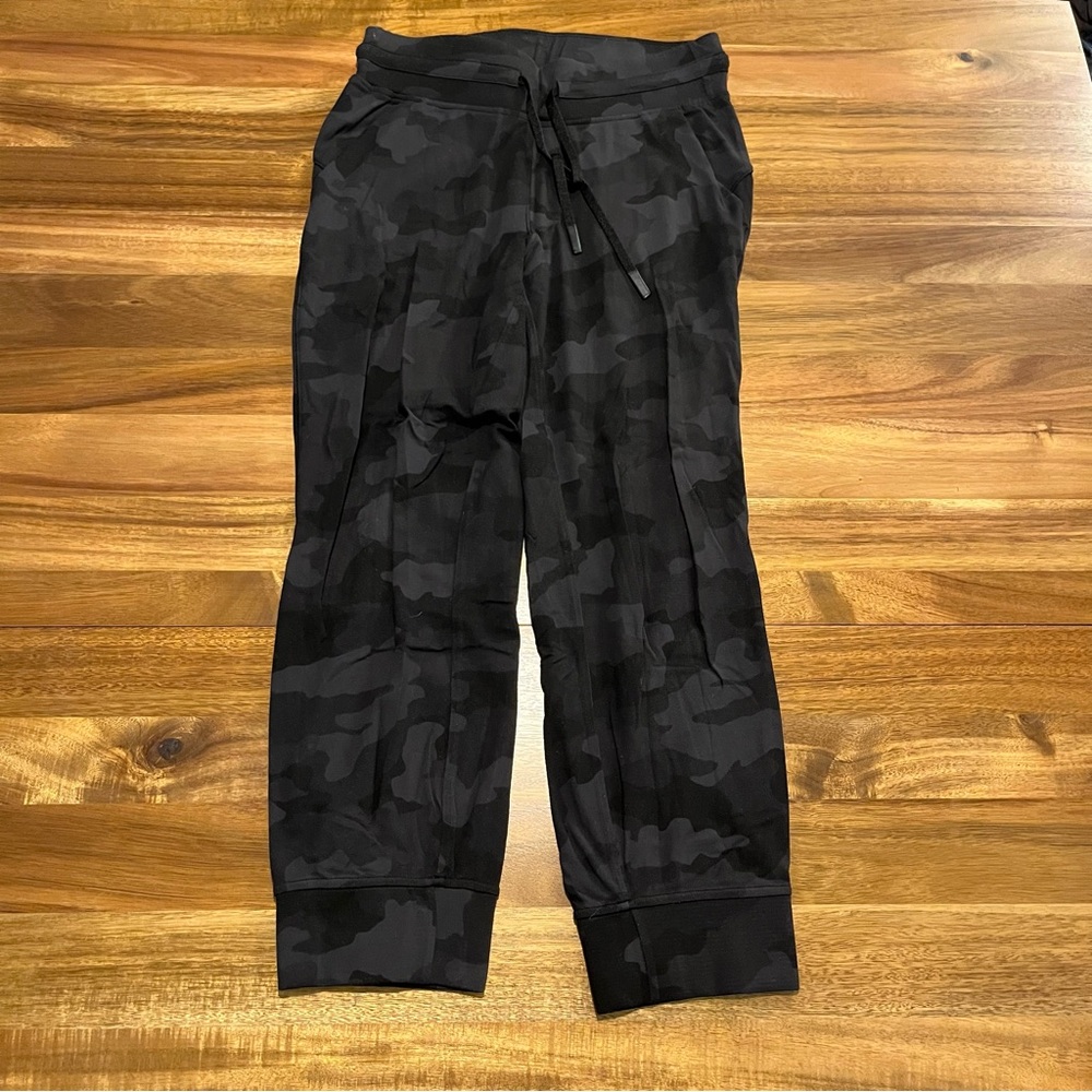 LULULEMON Black Camo Ready to Rulu High Rise Cropped Jogger
